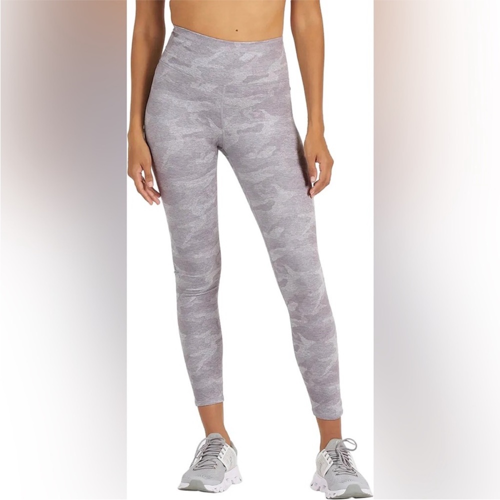 Vuori Grey Clean Elevation Camo
Leggings XS